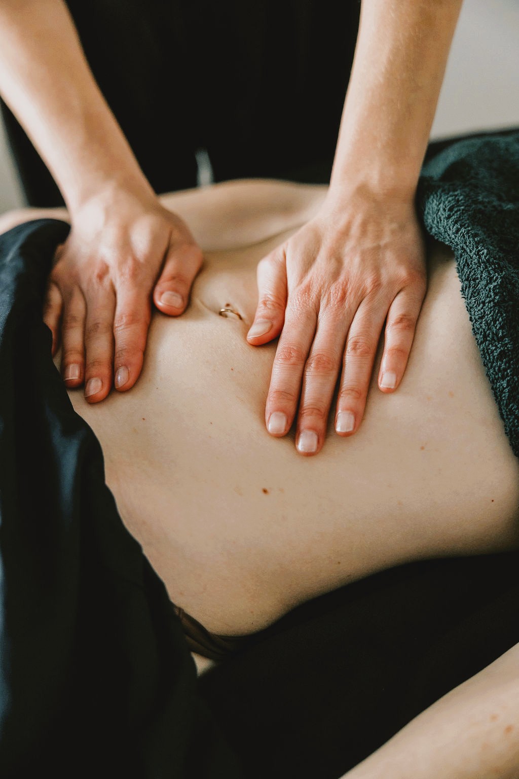 Massage abdominal Chi Nei Tsang
